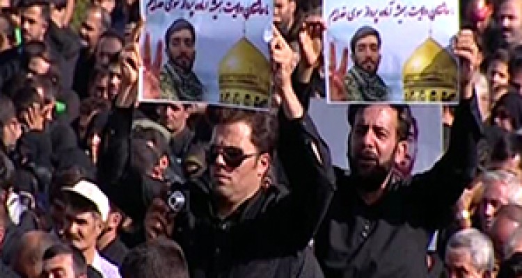 استقبال گسترده مردم در مراسم تشییع شهید حججی در نجف آباد + فیلم 