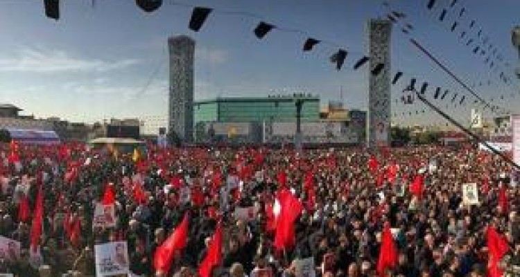 معجزه خون یک دهه هفتادی برای انقلابی های خسته