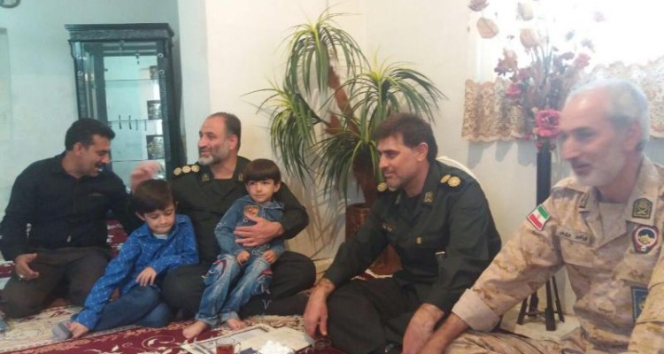 دیدار با خانواده مدافعان حرم در اسلام آبادغرب+تصاویر