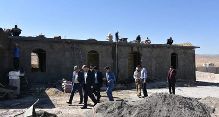 اسلام آباد غرب آماده خدمت رساني به زائرين اباعبدالله الحسين است 