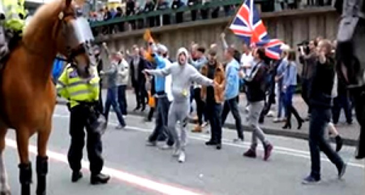 ثبت ۸۰ هزار جرم ناشی از نفرت در انگلیس + فیلم 