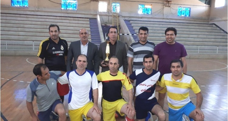 برگزاری مسابقات فوتسال و تجلیل از بازنشستگان فرهنگی مدارس شاهد