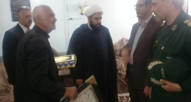 دیدار با خانواده معظم شهدای دانشجو در اسلام آبادغرب+تصاویر