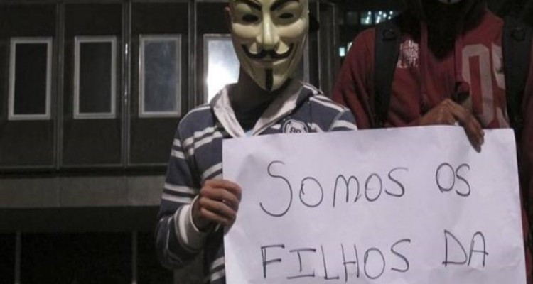 پارتیزانیسم اینترنتی به ایران رسید/ نهنگ آبی؛ چالشی برای دیده‌شدن +تصاویر