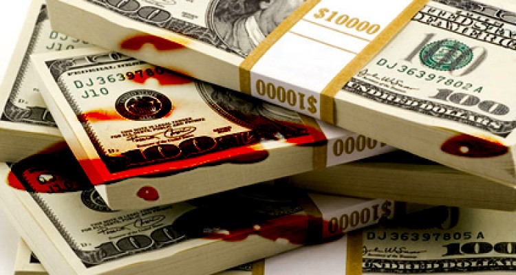 باج گیری دختر جوان از راننده با پریدن جلوی ماشین + فیلم 