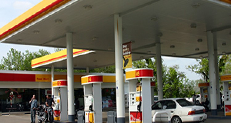 عاقبت سیگار کشیدن در پمپ بنزین + فیلم 