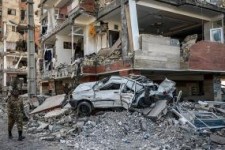 ارسال ۱۳ کامیون محموله احتیاجات مردم به نقاط زلزله‌زده کرمانشاه