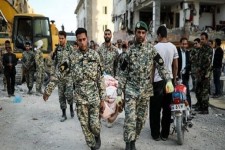 از سرباز تا درجه دار در لباس خدمت به کردهای مهربان/ نیروهای نظامی در کرمانشاه چه می کنند؟