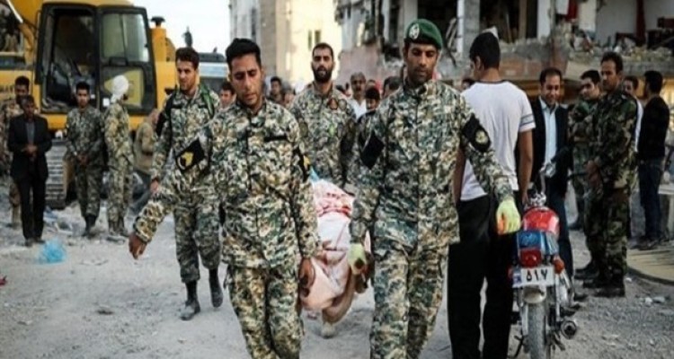 از سرباز تا درجه دار در لباس خدمت به کردهای مهربان/ نیروهای نظامی در کرمانشاه چه می کنند؟