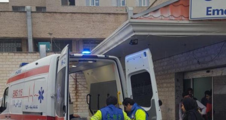 وقوع 8 حادثه رانندگی بعلت لغزندگی جاده در اسلام آبادغرب 14 مصدوم بر جای گذاشت