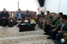 دیدار مسئولین با خانواده شهید مدافع حرم در اسلام آبادغرب+تصاویر