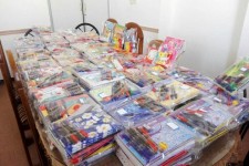 توزیع لوازم‌ التحریر در بین دانش آموزان مدارس منطقه حمیل