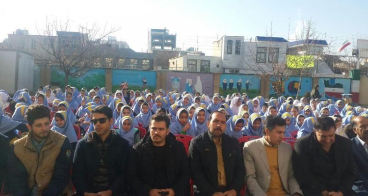 تولید نهال توسط دانش آموزان اسلام آبادغرب 