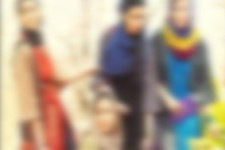 استفاده از بانوان ایرانی با لباس هایی نامناسب برای تبلیغات + فیلم 