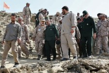 حضور چندباره سرلشگر جعفری در مناطق زلزله زده کرمانشاه + فیلم 