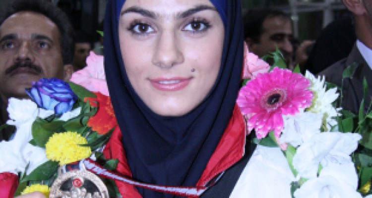 ۹ دی روز بریدن نفس فتنه در دریای خروشان ملت ایران بود