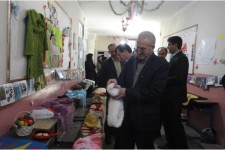 نمایشگاه  آثار صنایع دستی سواد آموزان در اسلام آبادغرب 