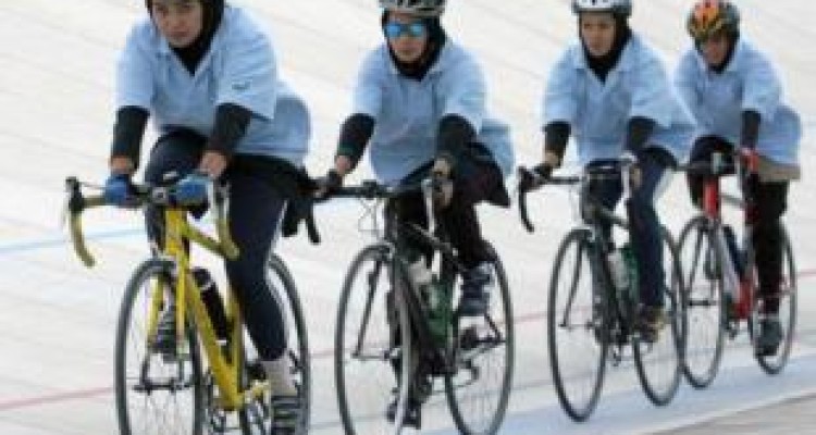 ورزشکار بسیجی کرمانشاهی به اردوی تیم ملی دوچرخه سواری بانوان دعوت شد