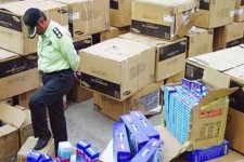 تصمیم عجیب مجلس برای درآمدزایی دولت/ قاچاق فروشی رسمیت می‌یابد؟!