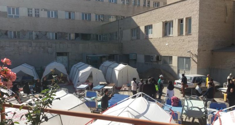 تجلیل استاندار کرمانشاه از دو پرستار فداکار بخش نوزادان بیمارستان اسلام آبادغرب