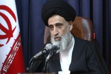 سخن نقد ائمه یا از روی جهل است یا ناشی از القائات دشمنان/ هرچه دیگران به دهنتان می‌گذراند تکرار نکنید