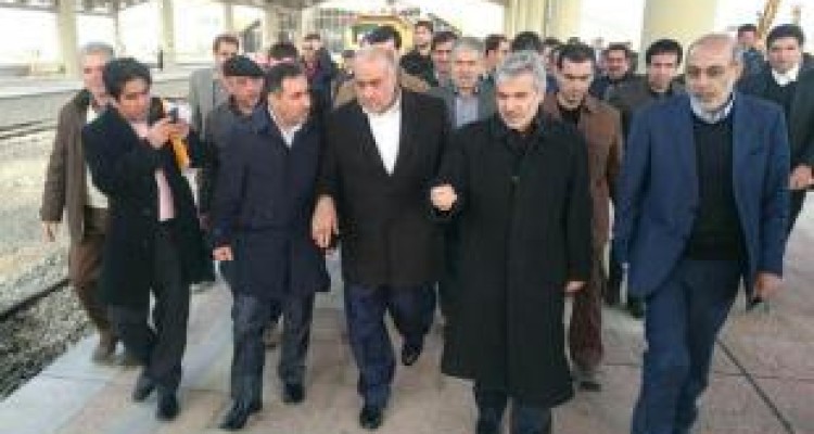 معاون رئیس جمهور به استان کرمانشاه سفر کرد