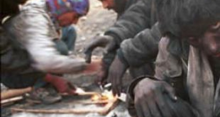 لزوم تلاش برای حفظ آخر خطی ها/ معتادان کارتن خواب را ببینیم