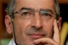 توضیحات زیباکلام در خصوص ماندن کمک میلیاردی مردمی به زلزله زدگان در حسابش/ همه هزینه‌ها را نوشته‌ام و سند آن موجود است