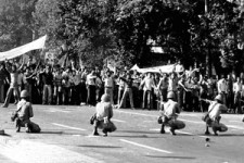 روایت رهبرانقلاب درباره اخراج آمریکا در دهه۵۰ و۹۰ از ایران و منطقه +فیلم 