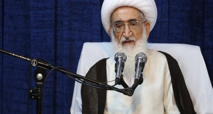 دانشجویان نگذارند عده‌ای فرصت‌طلب اساس اسلام و انقلاب را زیر سوال ببرند