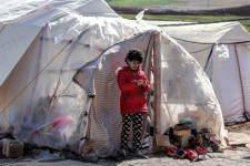  زندگی در منفی ۱۰ درجه بدون کانکس/"شپش" مهمان مناطق زلزله‌زده 