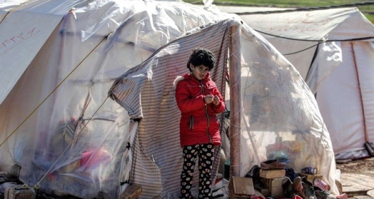  زندگی در منفی ۱۰ درجه بدون کانکس/"شپش" مهمان مناطق زلزله‌زده 