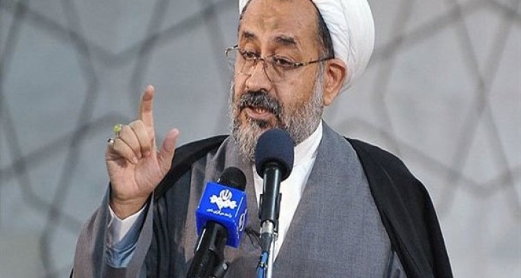 دشمن به دنبال ایجاد شکاف طبقاتی بین مردم و حاکمیت است/ دشمن به دنبال براندازی نظام اسلامی از طریق مشکلات اقتصادی است