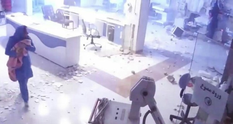 تقدیر از ۲ پرستار فداکار که در زلزله کرمانشاه جان کودکان را نجات دادند