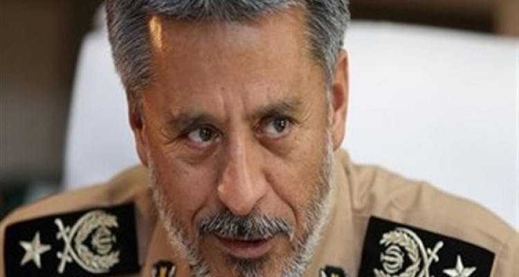 رونمایی از زیردریایی و ناوهای موشک انداز جدید ارتش در سال آینده/ مسئولین برای حل مشکلات معیشتی باید همت خود را افزایش دهند