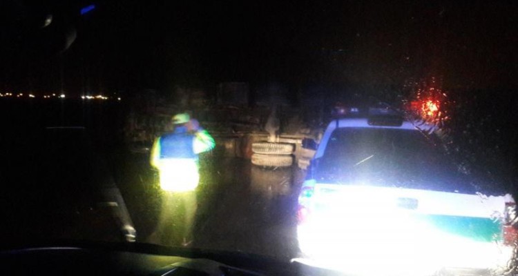 واژگونی کامیون در محور کرمانشاه به اسلام آبادغرب 2مصدوم برجای گذاشت+عکس