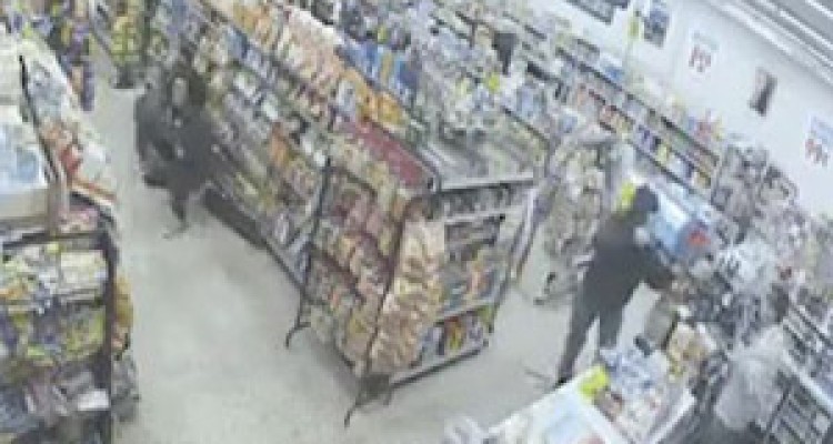 دزدانی که جان فروشنده را نجات دادند! +فیلم 