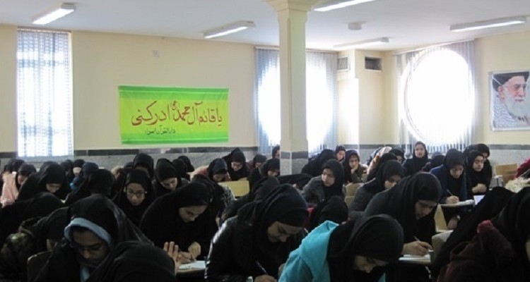 شرکت ۱۲۶۷ دانش‌آموز شهر حمیل در مسابقات قرآن، عترت و نماز 