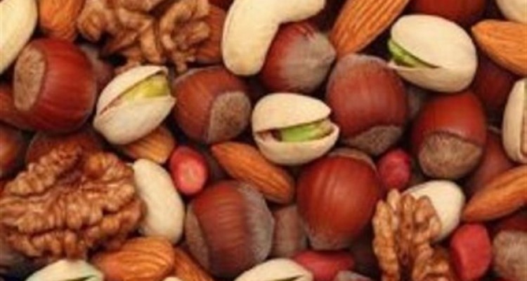 بادام هندی هم به اقلام واردات قاچاق پیوست/ قیمت آجیل و خشکبار با قیمت دو ماه پیش در شب عید عرضه می شود