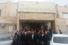 تجمع اعتراضی جمعی از کشاورزان چغندرکار مقابل امور آب اسلام آبادغرب و پاسخ مسئولین شهرستان 