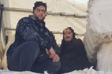  کشف قاچاق انسان در محموله حامل پنبه توسط ماموران گمرک + تصویر 