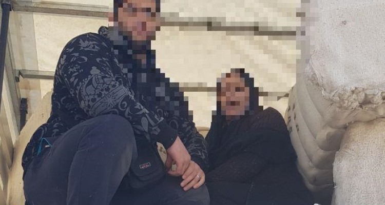  کشف قاچاق انسان در محموله حامل پنبه توسط ماموران گمرک + تصویر 