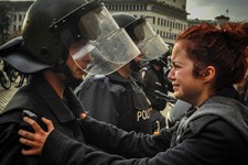 تظاهرات زنان استانبول در اعتراض به خشونت علیه زنان + فیلم 