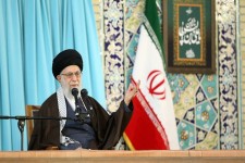 مسئولین به قدرت و توانایی جوانان ایمان بیاورند/ اعتماد به نسخه بیگانگان خطایی بزرگ است