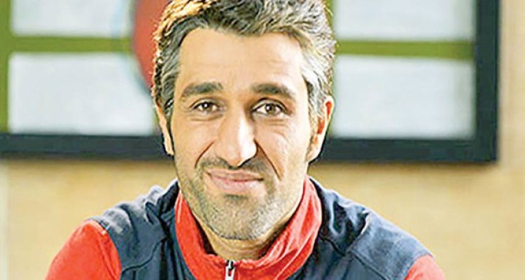 بازیکنان پرسپولیس بخاطر هواداران قراردادشان را تمدید کنند/ برانکو باید در مورد عدم حضور مسلمان در ترکیب پاسخگو باشد