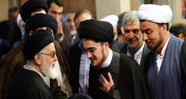 بازتاب‌های یک مراسم اختصاصی در جماران/از کنایه روزنامه اصلاح ‌طلب تا ایجاد بدعت‌های جدید حوزوی!+تصاویر