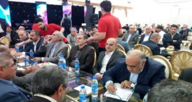 برگزاری همایش در یک کارخانه "ورشکسته" /دریغ از وجود یک کالای داخل استان