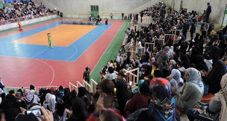 برگزاری جنگ کودک و نوجوان با حضور هنرمندان صدا و سیما در اسلام آباد غرب+تصاویر