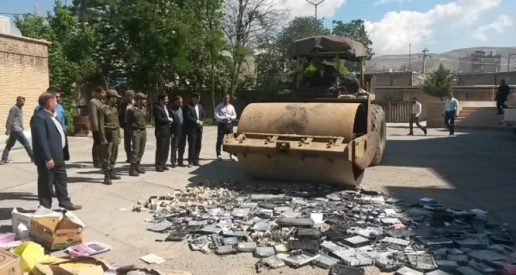 امحای بیش از 200 دستگاه گیرنده ماهواره در اسلام آبادغرب+تصاویر