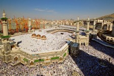 عربستان سعودی از به کارگیری پهپاد‌ها و بالگرد‌های امنیتی برای حفظ امنیت زائران مسجدالحرام خبر داد.